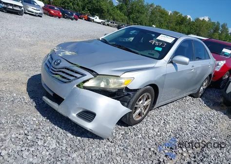 2010 Toyota Camry Le z USA, uszkodzony, nr VIN 4T4BF3EK0AR011594